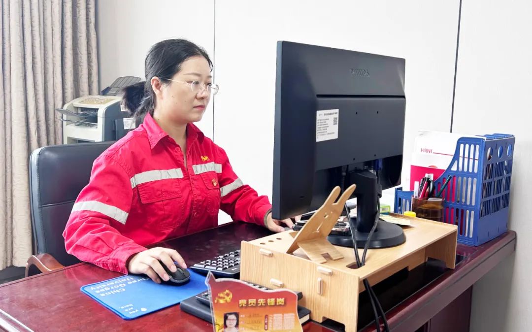 【宜化榜樣】化機公司牛艷嬌：恪盡職守勇?lián)?，廉潔自律揚清風(fēng)(圖3)